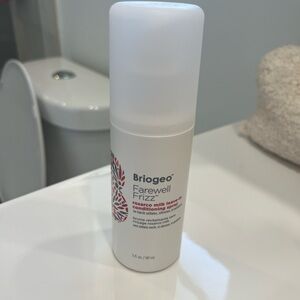 Briogeo Farewell Frizz Rosarco Milk Leave-In Spray - White